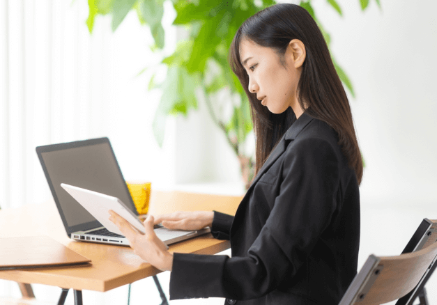 声優事務所デスクの高待遇求人はどこで探す？