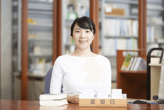 【図書館事務の正社員求人どこで探す?】図書館スタッフ／無資格・未経験可／研修制度充実／残業ほぼなし／本好きなど希望の職場で働ける!